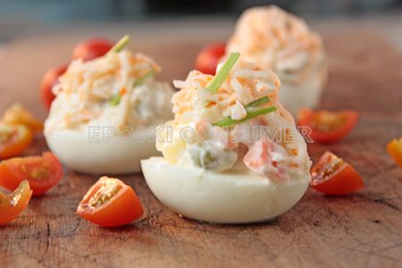 Huevos rellenos de ensaladilla rusa - Gurmé