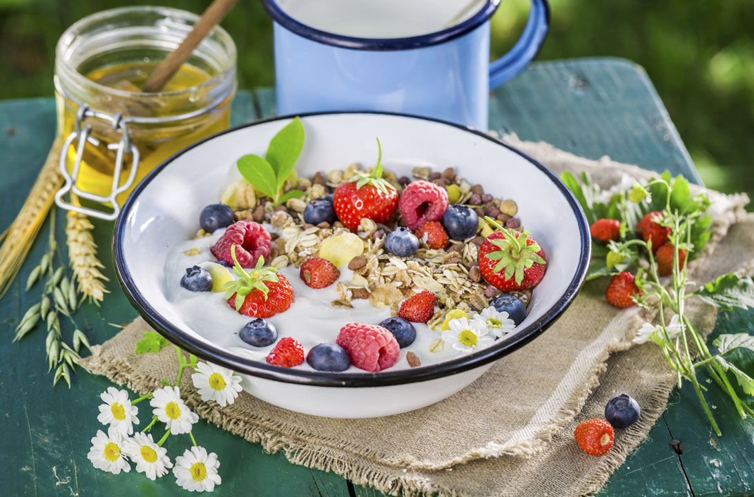 Desayunos saludables y coloridos en primavera | Consumer