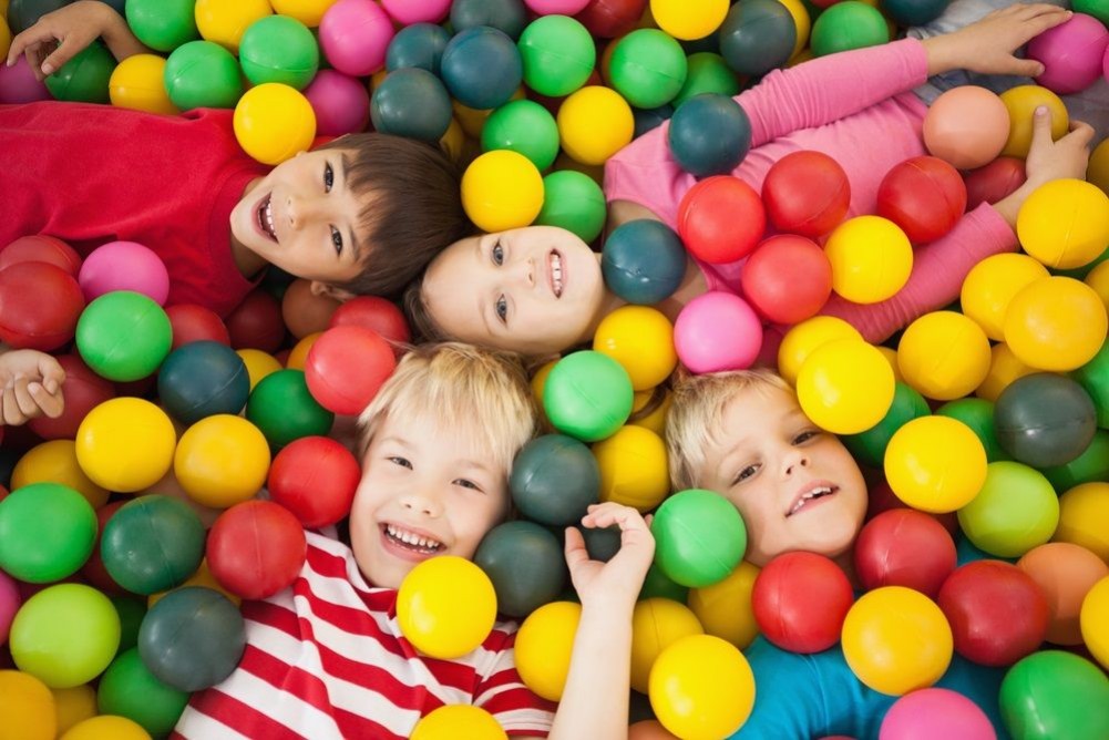 Los mejores parques de bolas en Valencia para ir con niños - Etapa Infantil