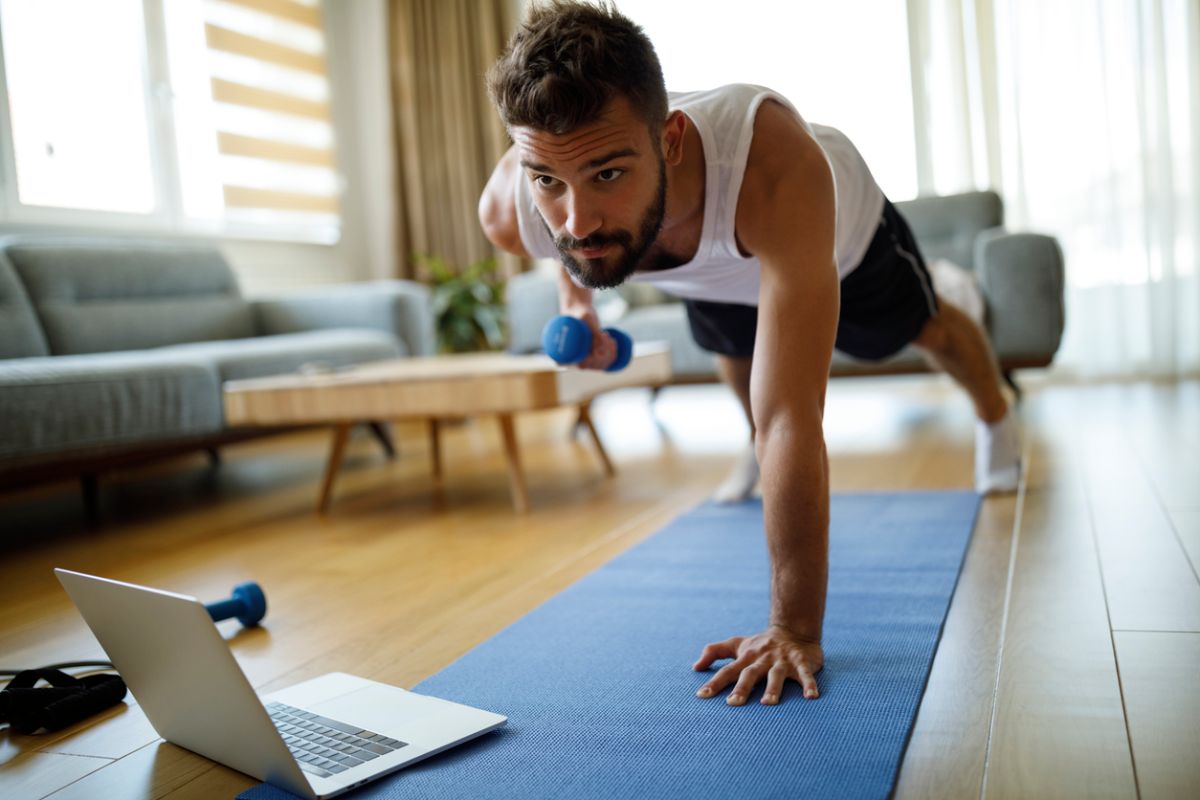 Entrenamiento para la espalda en casa: 21 ejercicios que puedes