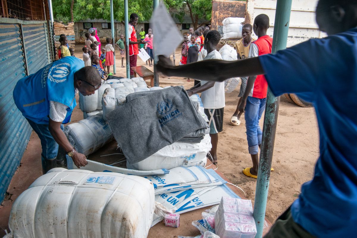 ayuda humanitaria de emergencia