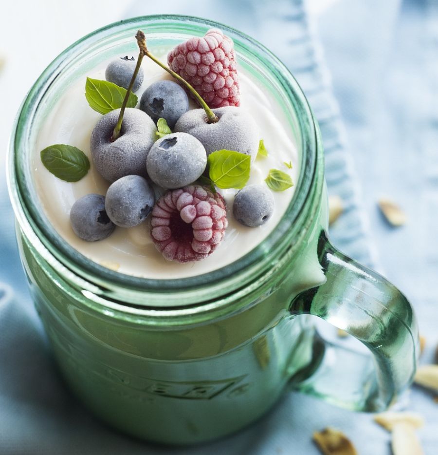 batido de frutas y yogur