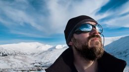 gafas para proteger de los rayos UV en la nieve