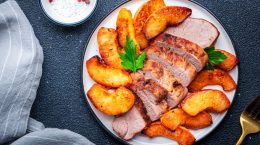 carne asada con manzana y membrillo