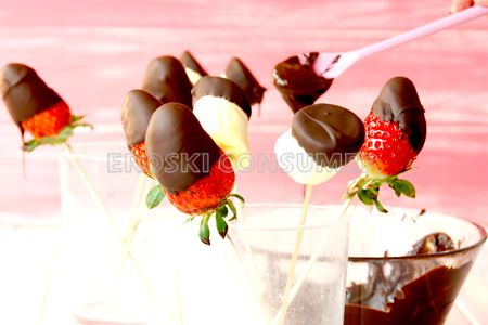 Brochetas de frutas con chocolate | Consumer