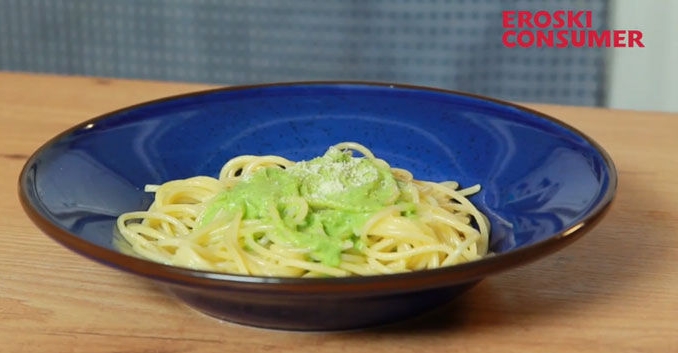 Espaguetis al pesto