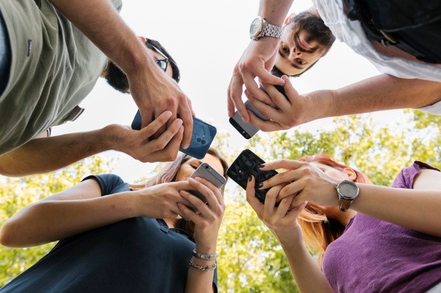 Cómo actuar en grupos de WhatsApp con otros padres | Consumer